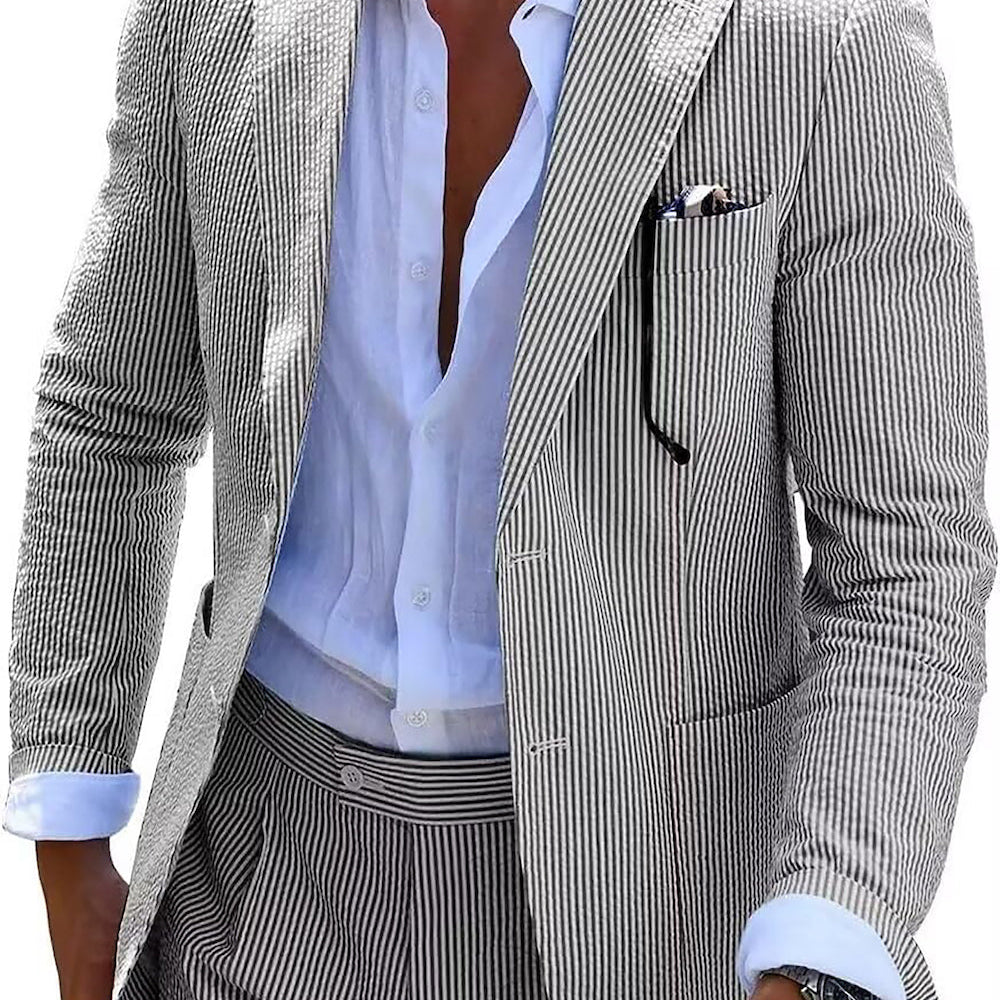 Completo estivo da uomo in seersucker a righe con giacca e pantaloni